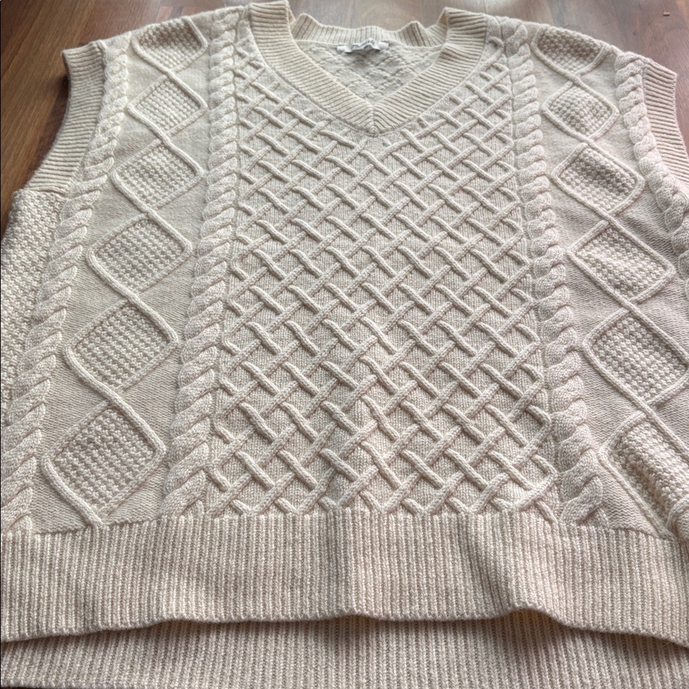 Madewell Woman’s Size S Cream Cable Knit V-Neck Vest - Picture 3 of 8